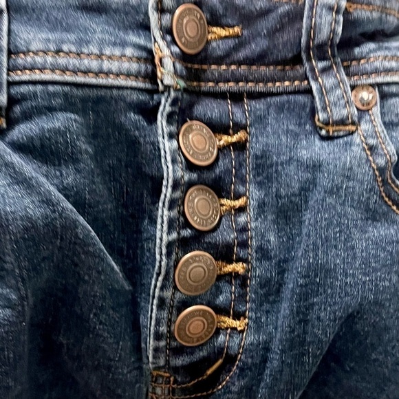 WE THE FREE button up blue jeans. Size 25 - Picture 3 of 8